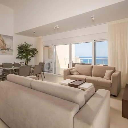 Blue Horizons Luxury *