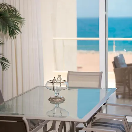 Blue Horizons Luxury *